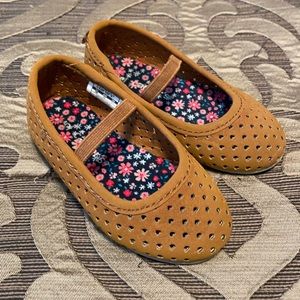 Carter’s Little Girls brown shoes